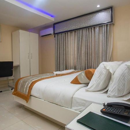Appleville Suites Ikeja Bagian luar foto