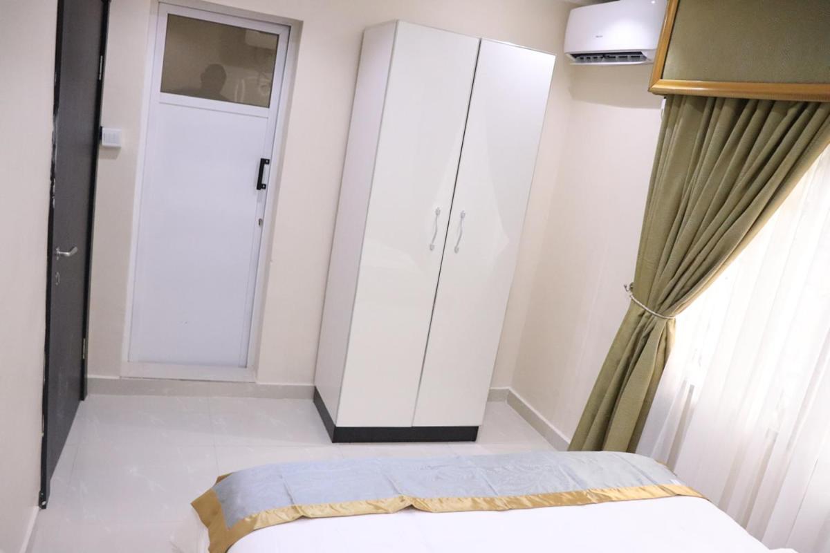 Appleville Suites Ikeja Bagian luar foto