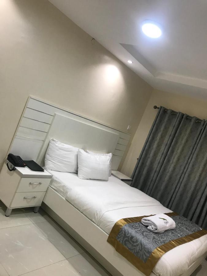 Appleville Suites Ikeja Bagian luar foto