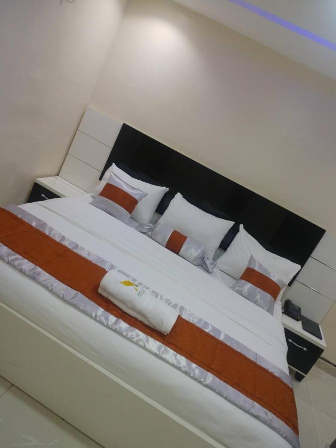 Appleville Suites Ikeja Bagian luar foto