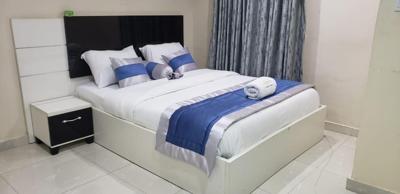 Appleville Suites Ikeja Bagian luar foto