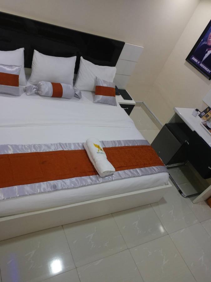 Appleville Suites Ikeja Bagian luar foto