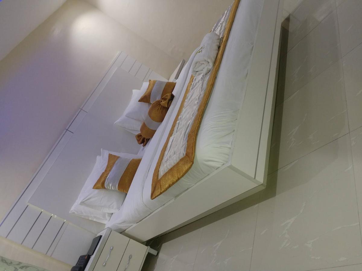 Appleville Suites Ikeja Bagian luar foto
