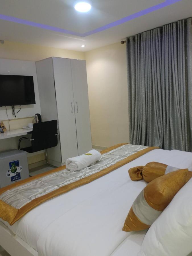 Appleville Suites Ikeja Bagian luar foto