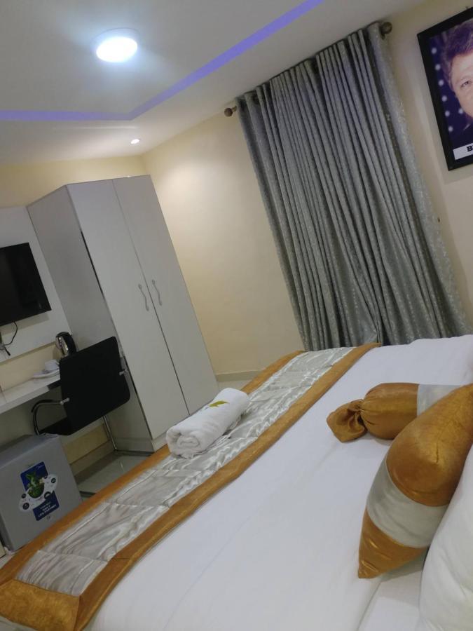 Appleville Suites Ikeja Bagian luar foto