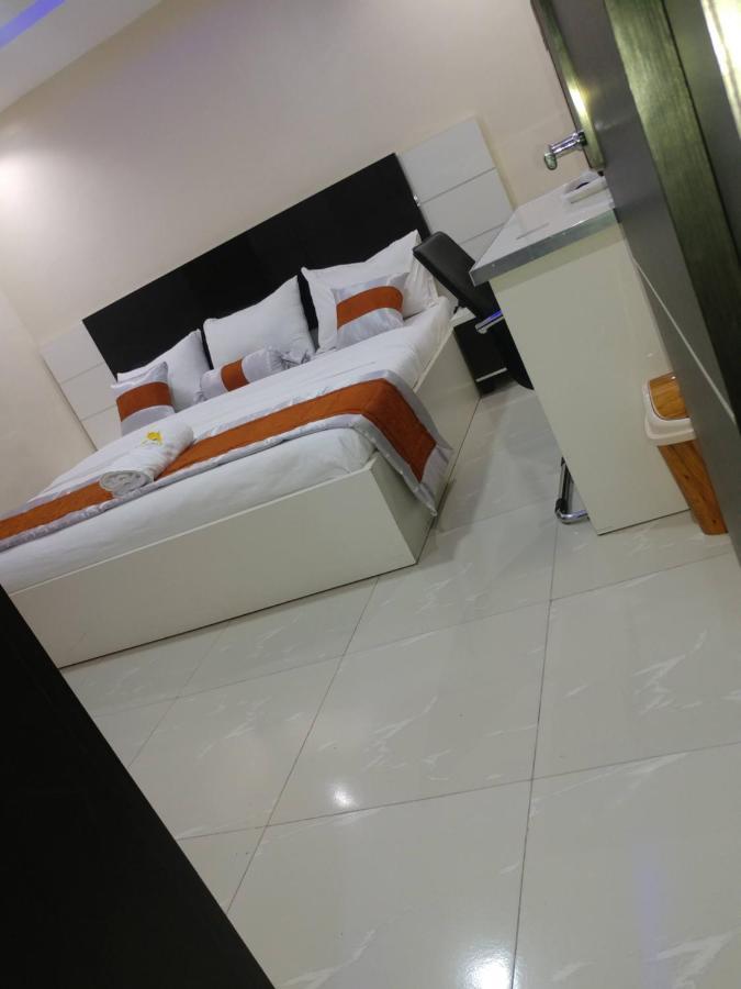 Appleville Suites Ikeja Bagian luar foto