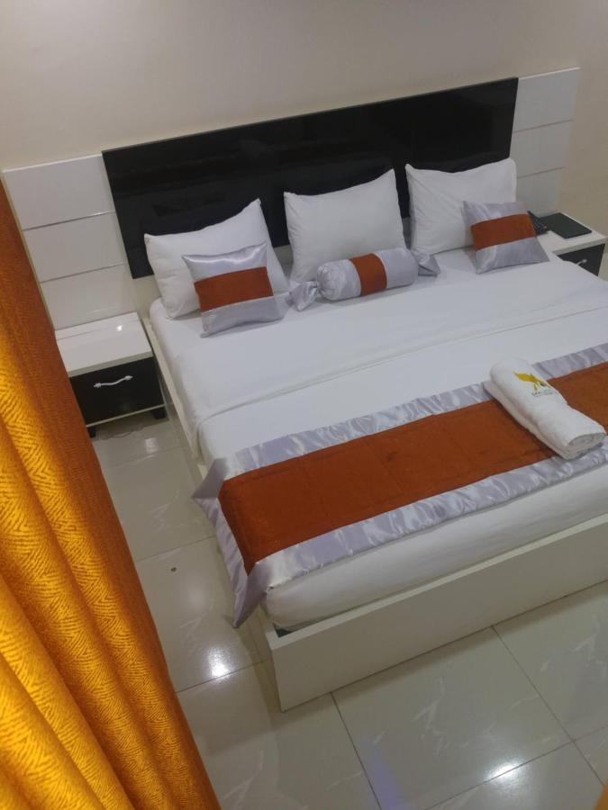 Appleville Suites Ikeja Bagian luar foto
