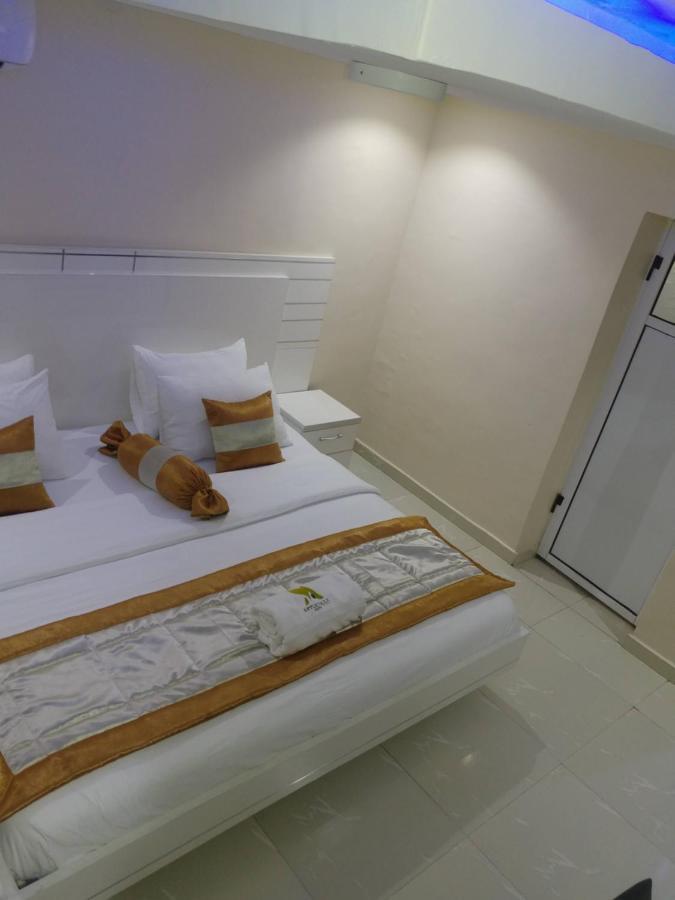 Appleville Suites Ikeja Bagian luar foto