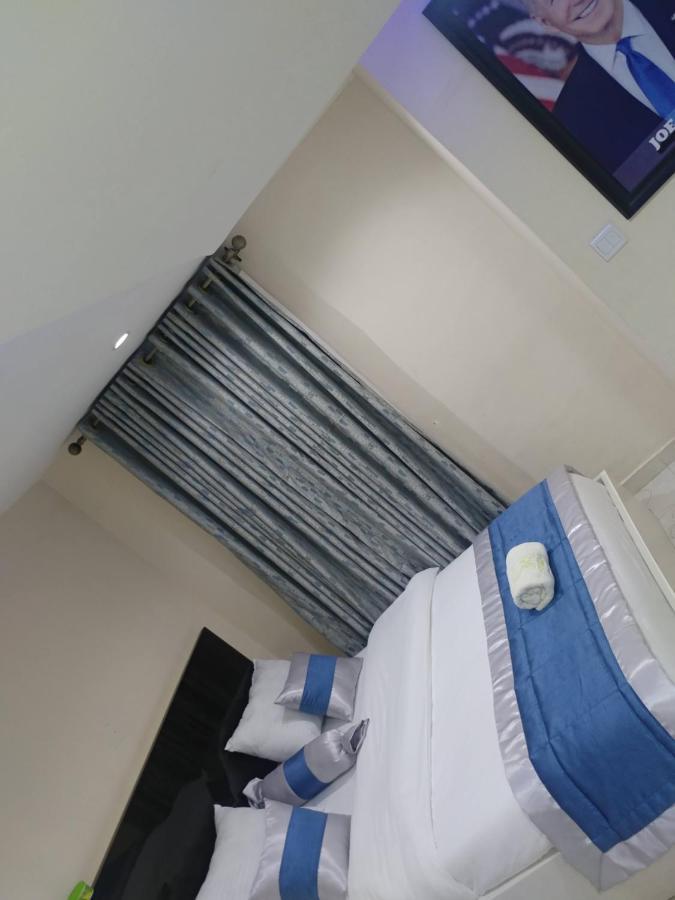 Appleville Suites Ikeja Bagian luar foto