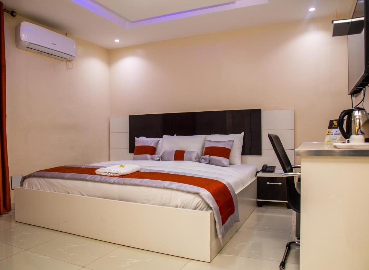 Appleville Suites Ikeja Bagian luar foto