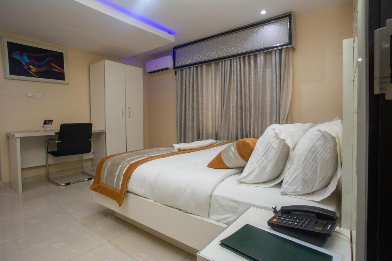 Appleville Suites Ikeja Bagian luar foto